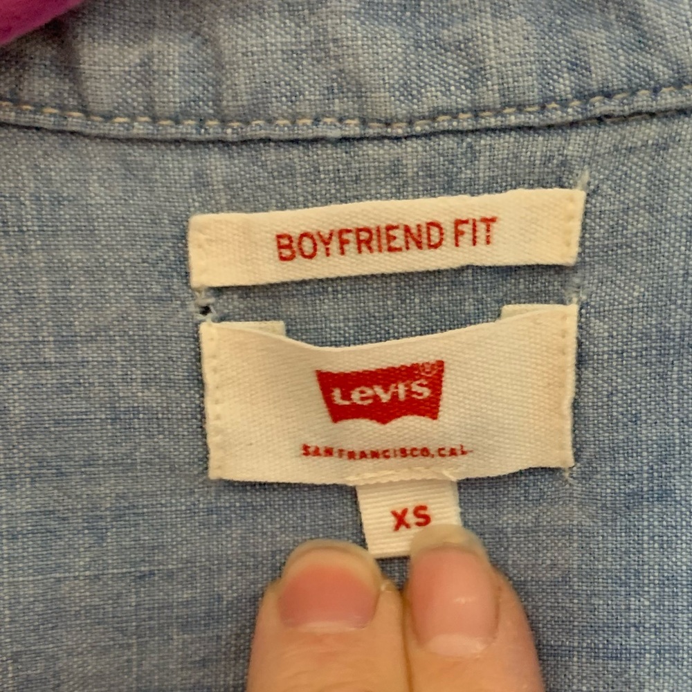 Levi’s Button Down Chambray Top Light Blue With B… - image 6